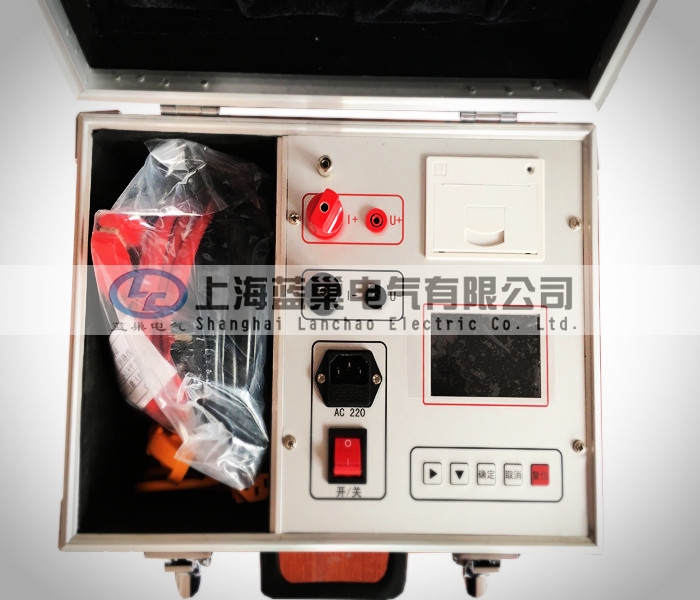 LCHL-200S智能回路電阻測試儀是根據(jù)中華人民共和國新電力執(zhí)行標(biāo)準(zhǔn)DL/T845.4-2004，采用高頻開關(guān)電源技術(shù)和數(shù)字電路技術(shù)相結(jié)合設(shè)計(jì)而成。它適用于開關(guān)控制設(shè)備回路電阻的測量。